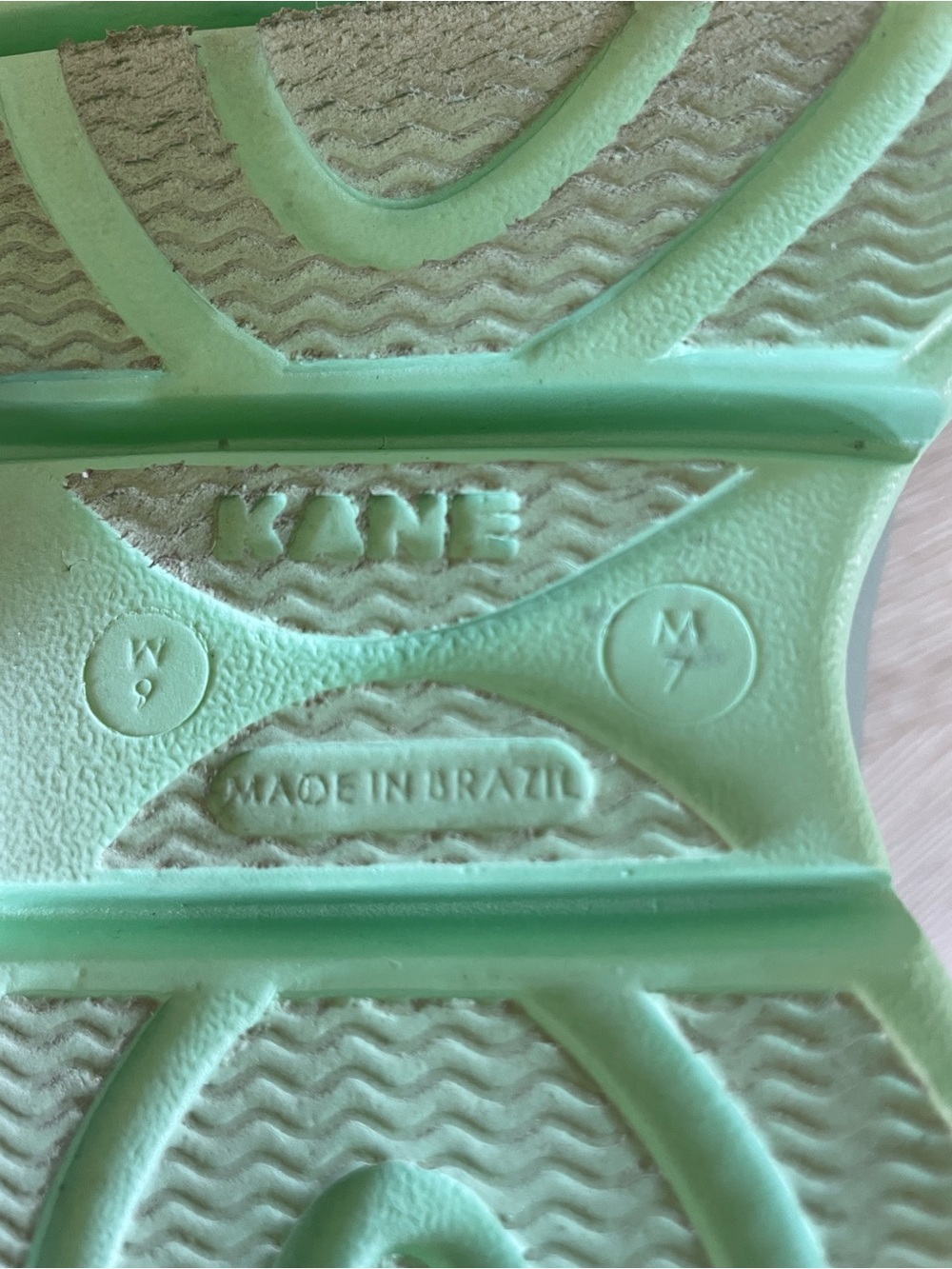 Kane Revive Shoes in Mint Green with Coral Pull Tabs.  Unisex Sizing M7 W9 - Picture 3 of 7